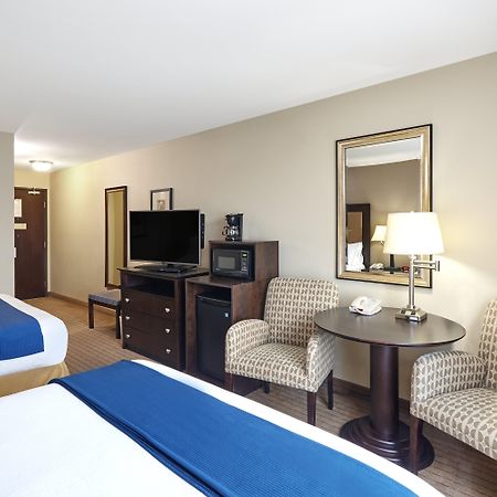 Holiday Inn Express & Suites Madison-Verona By Ihg מראה חיצוני תמונה