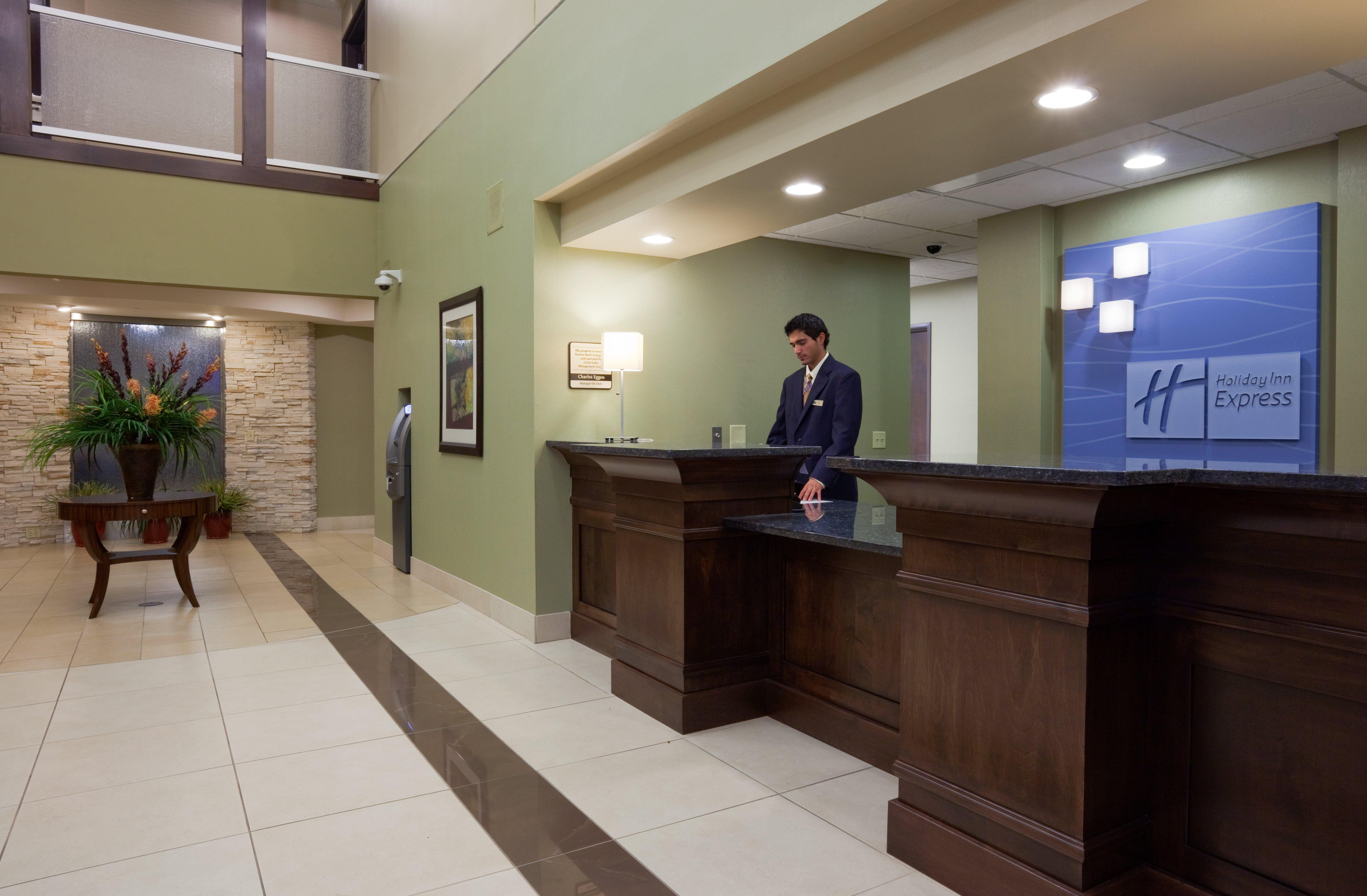Holiday Inn Express & Suites Madison-Verona By Ihg מראה חיצוני תמונה