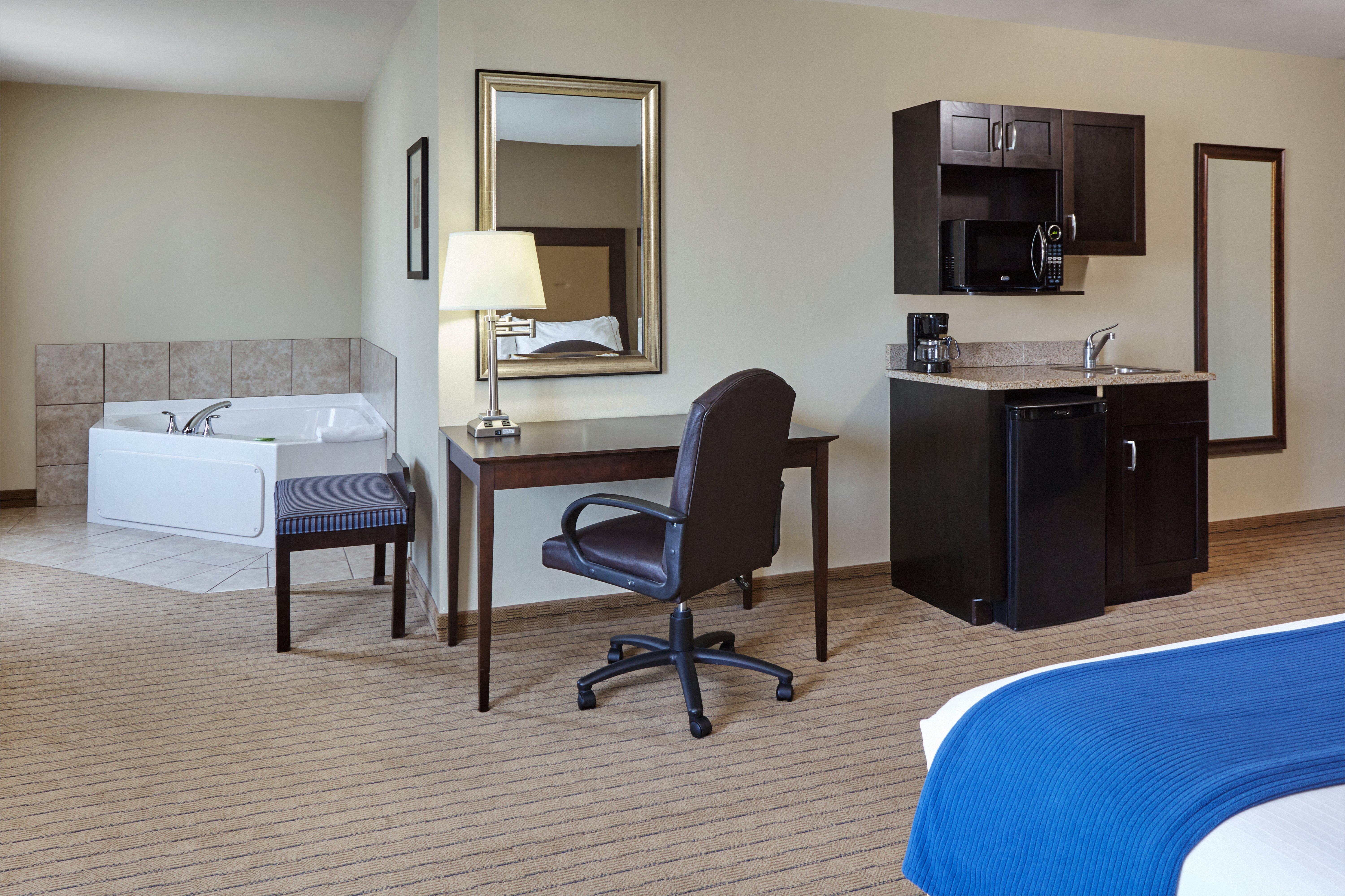 Holiday Inn Express & Suites Madison-Verona By Ihg מראה חיצוני תמונה